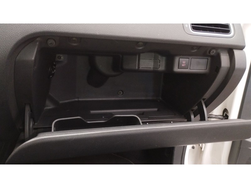 Recambio de guantera para volkswagen polo v (6r1, 6c1) 1.6 tdi referencia OEM IAM   