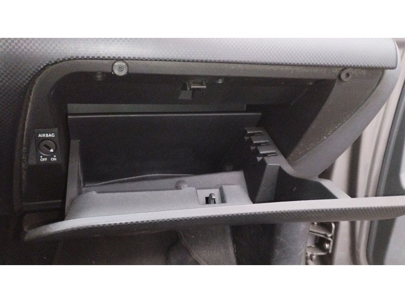 Recambio de guantera para seat toledo iii (5p2) 2.0 tdi referencia OEM IAM   