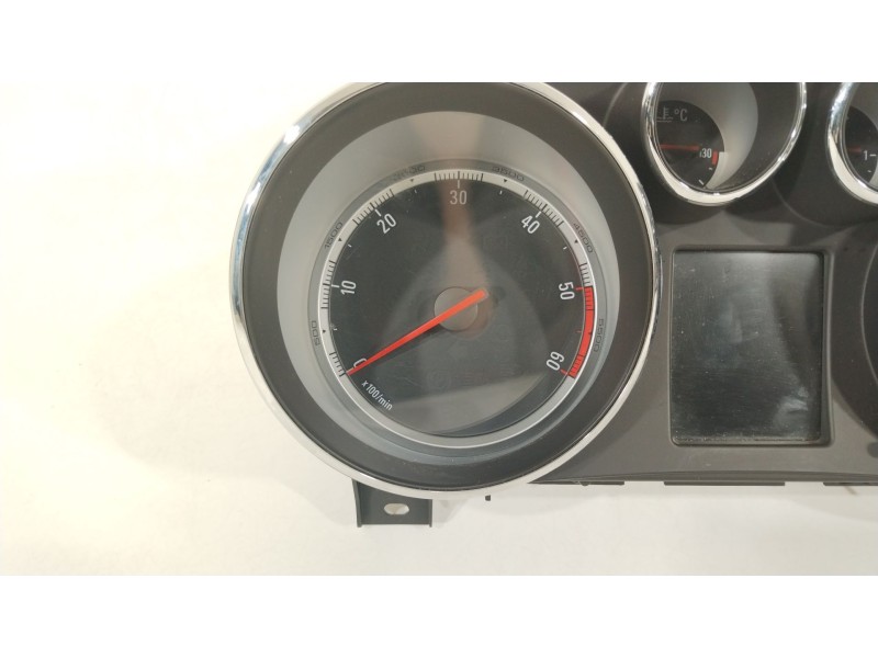 Recambio de cuadro instrumentos para opel insignia a (g09) 2.0 cdti (68) referencia OEM IAM 13327313 A2C53370221 
