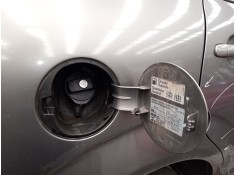 Recambio de tapa exterior combustible para seat toledo iii (5p2) 2.0 tdi 16v referencia OEM IAM    2
