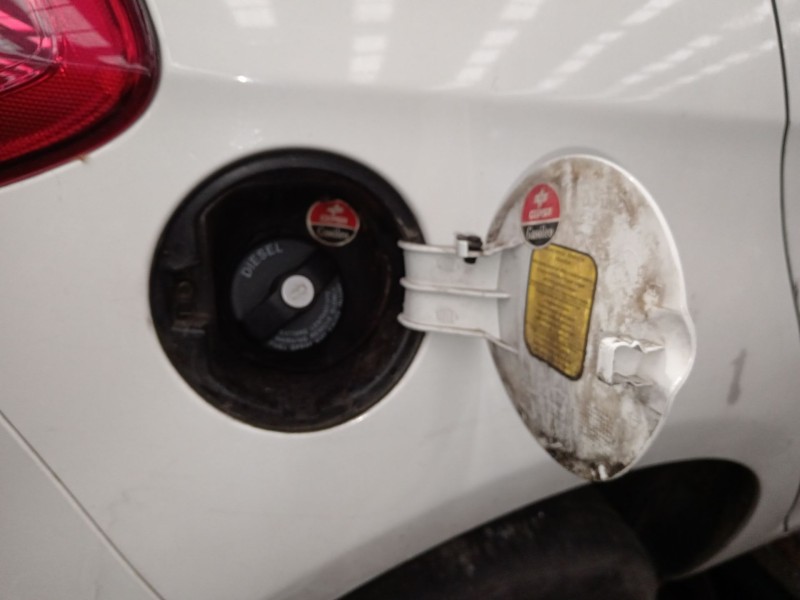 Recambio de tapa exterior combustible para fiat bravo ii (198_) 1.6 d multijet (198axh1b) referencia OEM IAM   