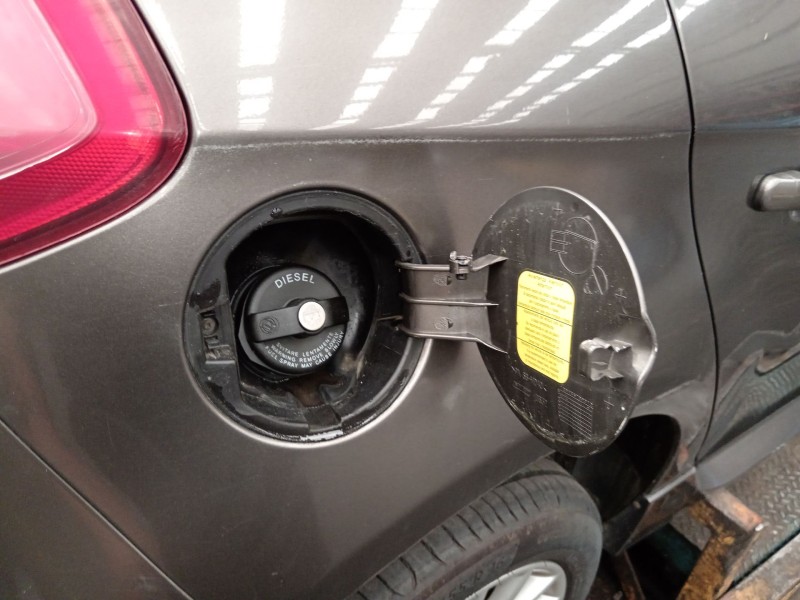 Recambio de tapa exterior combustible para fiat bravo ii (198_) 1.9 d multijet (198axb1a) referencia OEM IAM   