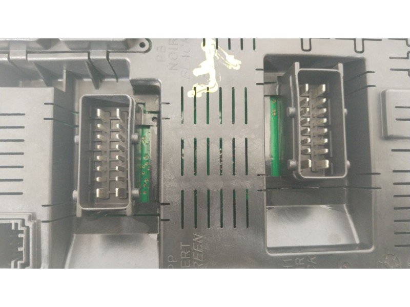 Recambio de caja reles / fusibles para peugeot partner furgoneta/monovolumen 1.6 hdi 16v referencia OEM IAM 9664058780 BSI04EVK0