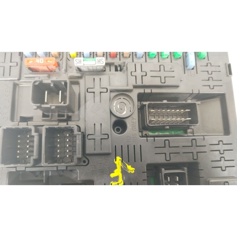 Recambio de caja reles / fusibles para peugeot partner furgoneta/monovolumen 1.6 hdi 16v referencia OEM IAM 9664058780 BSI04EVK0