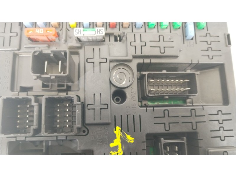 Recambio de caja reles / fusibles para peugeot partner furgoneta/monovolumen 1.6 hdi 16v referencia OEM IAM 9664058780 BSI04EVK0