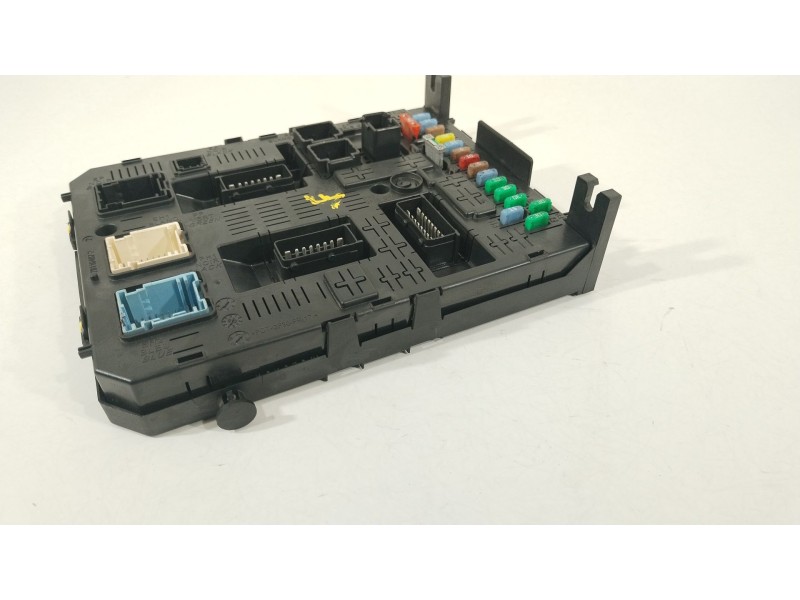 Recambio de caja reles / fusibles para peugeot partner furgoneta/monovolumen 1.6 hdi 16v referencia OEM IAM 9664058780 BSI04EVK0