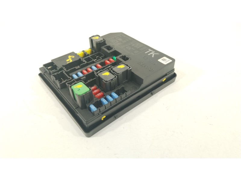 Recambio de caja reles / fusibles para nissan juke (f15) 1.2 dig-t referencia OEM IAM 284B71TX2B 4041045405 50Y312F04