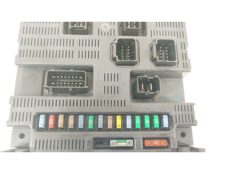 Recambio de caja reles / fusibles para peugeot 207/207+ (wa_, wc_) 1.6 hdi referencia OEM IAM 9663798480 BSI2004P08 