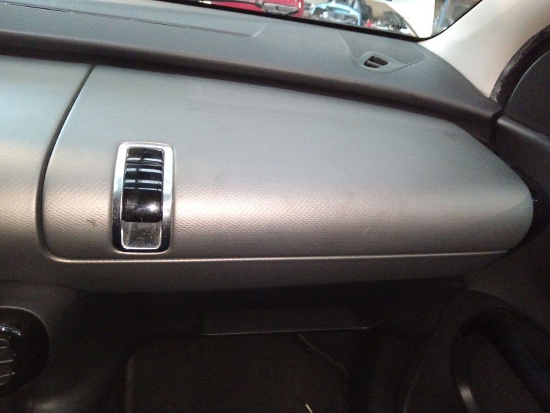 Recambio de guantera para citroën c4 cactus 1.6 bluehdi 100 referencia OEM IAM   
