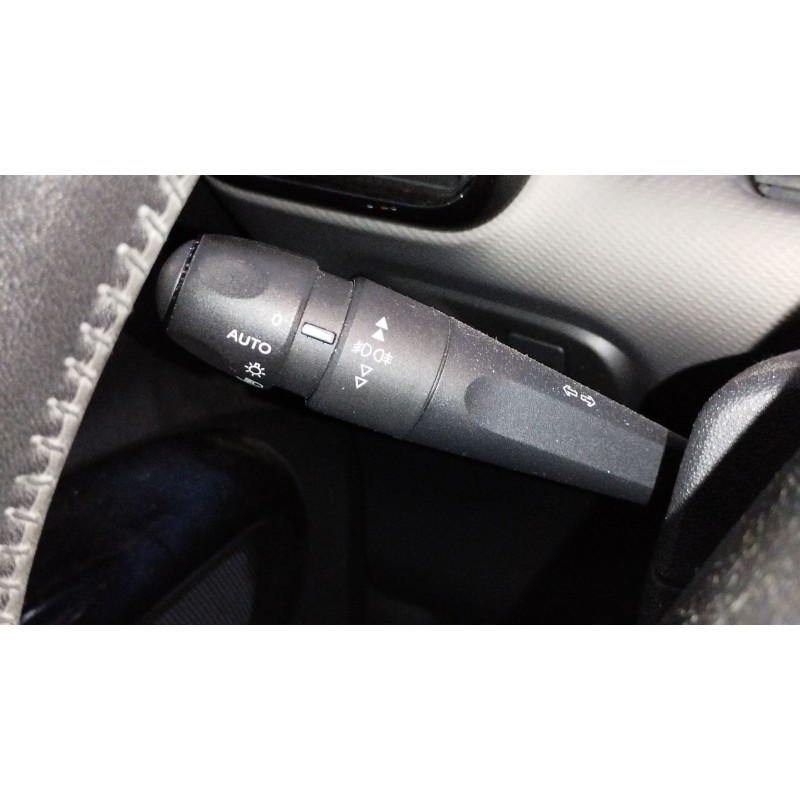 Recambio de mando luces para citroën c4 cactus 1.6 bluehdi 100 referencia OEM IAM 98139475ZD COM2008P 1013296015