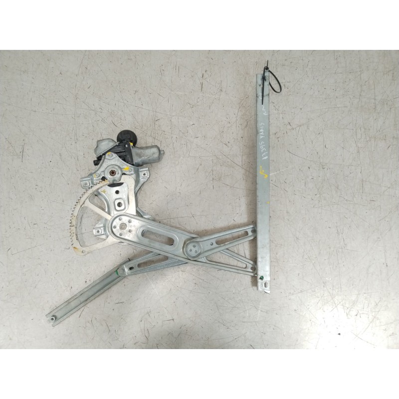 Recambio de elevalunas delantero izquierdo para toyota yaris (_p13_) 1.4 d (nlp130_) referencia OEM IAM 698200D440 8572000210 06