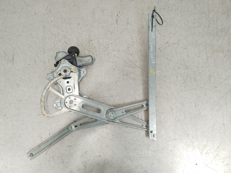 Recambio de elevalunas delantero izquierdo para toyota yaris (_p13_) 1.4 d (nlp130_) referencia OEM IAM 698200D440 8572000210 06