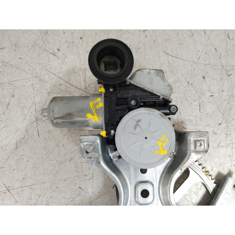 Recambio de elevalunas delantero izquierdo para toyota yaris (_p13_) 1.4 d (nlp130_) referencia OEM IAM 698200D440 8572000210 06