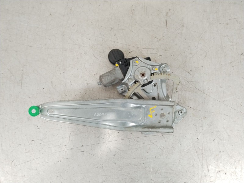 Recambio de elevalunas trasero izquierdo para toyota yaris (_p13_) 1.4 d (nlp130_) referencia OEM IAM 698400D220 857100D100 