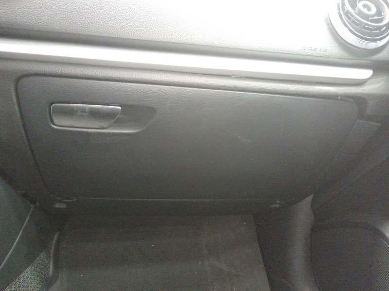 Recambio de guantera para audi a3 sportback (8va, 8vf) 2.0 tdi referencia OEM IAM   