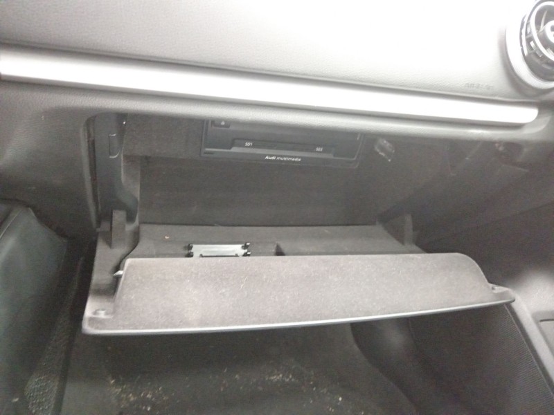 Recambio de guantera para audi a3 sportback (8va, 8vf) 2.0 tdi referencia OEM IAM   