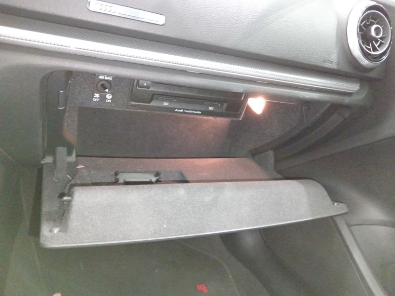 Recambio de guantera para audi a3 sportback (8va, 8vf) 1.0 tfsi referencia OEM IAM   