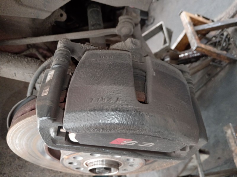 Recambio de pinza freno delantera derecha para audi a3 sportback (8va, 8vf) s3 quattro referencia OEM IAM   