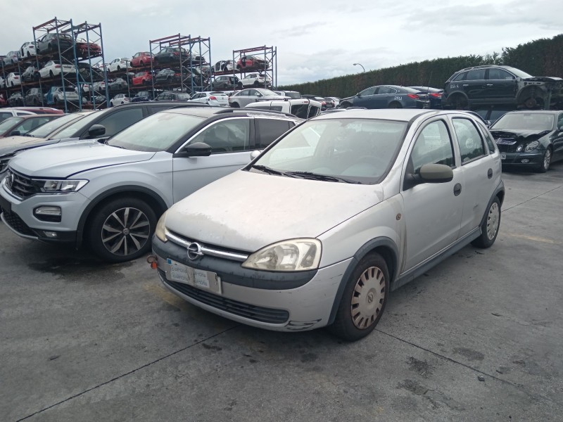 opel corsa c (x01) del año 2002