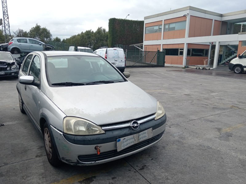 opel corsa c (x01) del año 2002