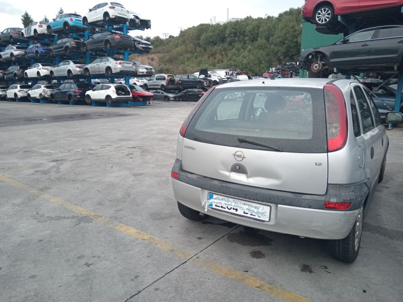 opel corsa c (x01) del año 2002
