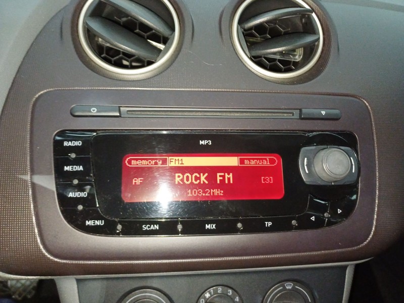 Recambio de sistema audio / radio cd para seat ibiza iv (6j5, 6p1) 1.4 tdi referencia OEM IAM 6J1035153C  