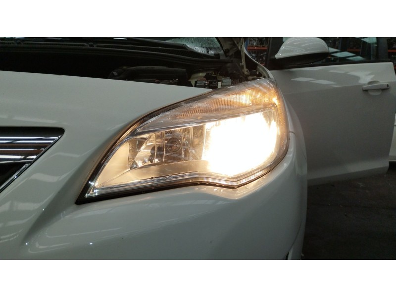 Recambio de faro izquierdo para opel astra j (p10) 1.4 (68) referencia OEM IAM 13253646  