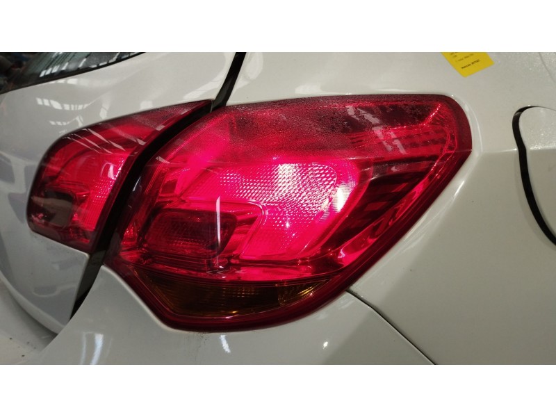Recambio de piloto trasero derecho para opel astra j (p10) 1.4 (68) referencia OEM IAM 13306454  