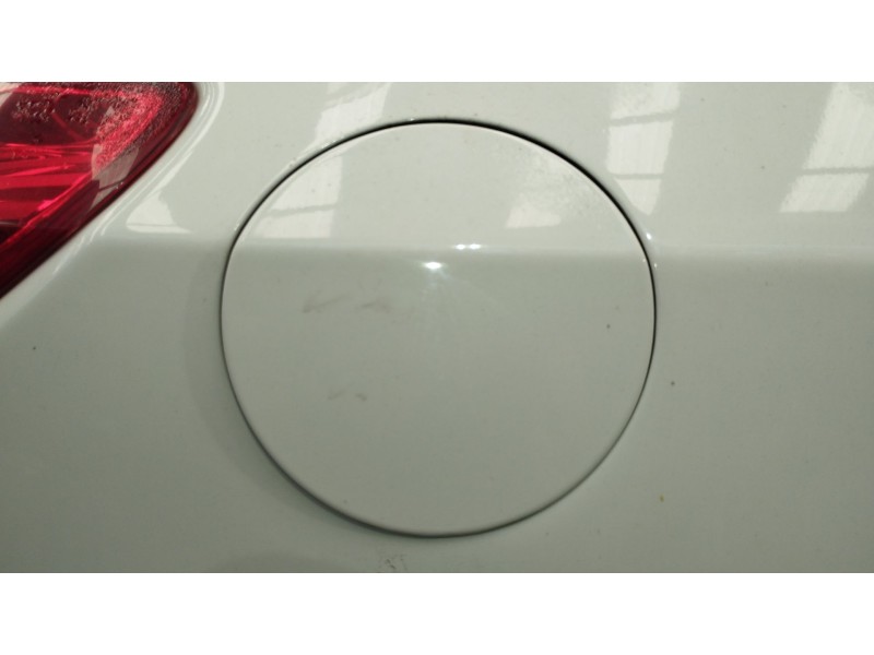 Recambio de tapa exterior combustible para opel astra j (p10) 1.4 (68) referencia OEM IAM   