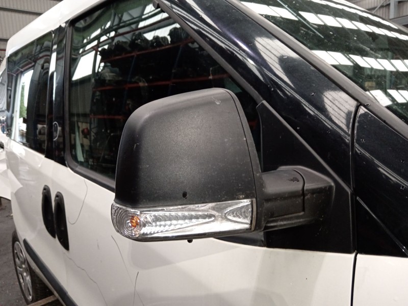Recambio de retrovisor derecho para fiat doblo cargo (263_) 1.3 d multijet referencia OEM IAM 735668189  