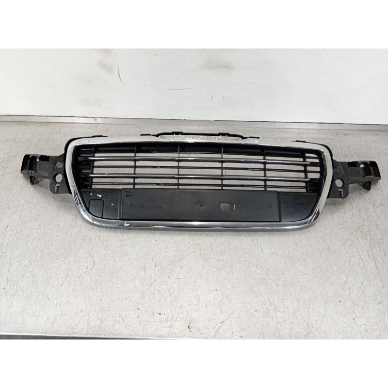 Recambio de rejilla delantera para peugeot 3008 i monospace (0u_) 1.6 vti referencia OEM IAM AA36691394 AA36691387 AA36741283