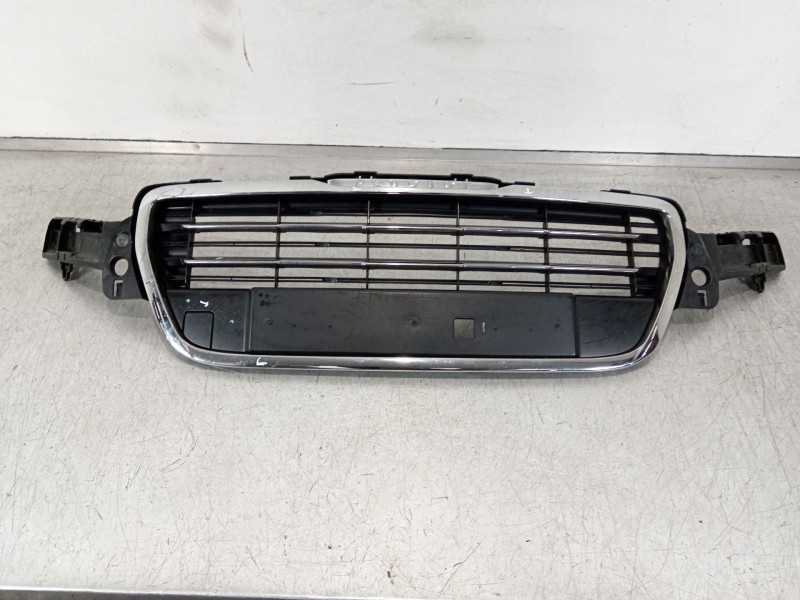 Recambio de rejilla delantera para peugeot 3008 i monospace (0u_) 1.6 vti referencia OEM IAM AA36691394 AA36691387 AA36741283