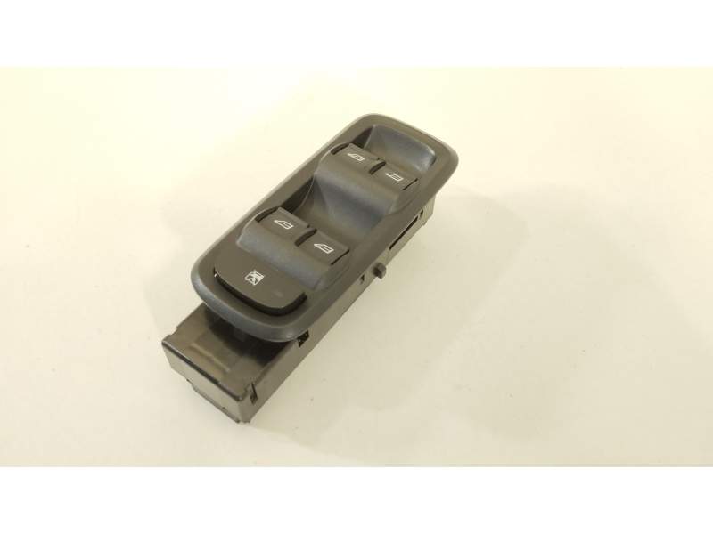 MANDO ELEVALUNAS DELANTERO DERECHO CN1514A132EC 