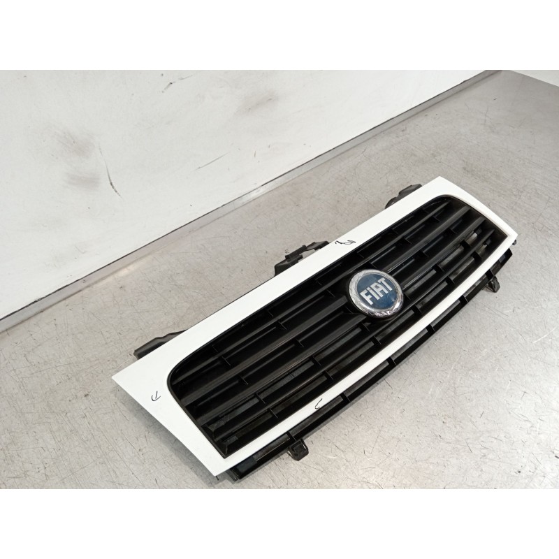 Recambio de rejilla delantera para fiat scudo furgoneta (270_, 272_) 1.6 d multijet referencia OEM IAM 1497652077 7804R0 