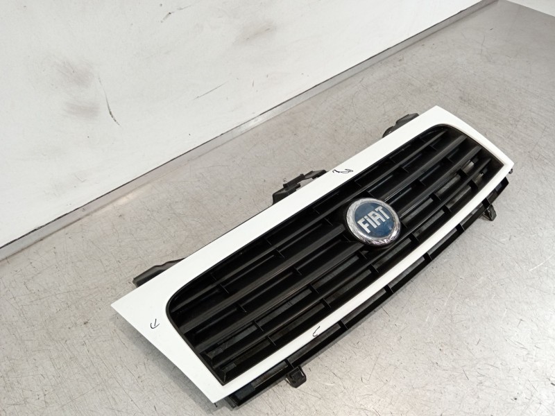 Recambio de rejilla delantera para fiat scudo furgoneta (270_, 272_) 1.6 d multijet referencia OEM IAM 1497652077 7804R0 