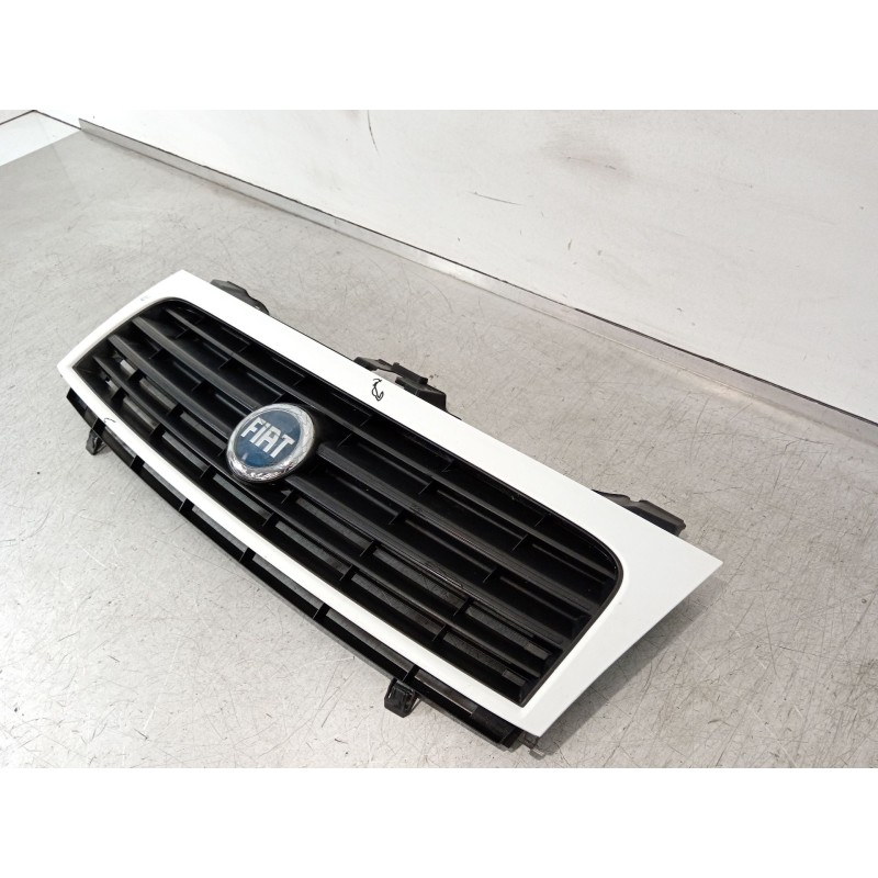 Recambio de rejilla delantera para fiat scudo furgoneta (270_, 272_) 1.6 d multijet referencia OEM IAM 1497652077 7804R0 