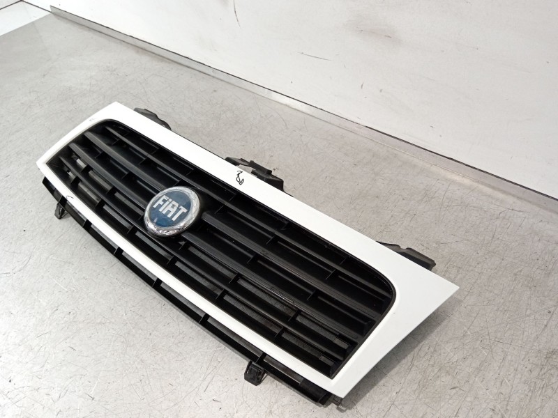 Recambio de rejilla delantera para fiat scudo furgoneta (270_, 272_) 1.6 d multijet referencia OEM IAM 1497652077 7804R0 