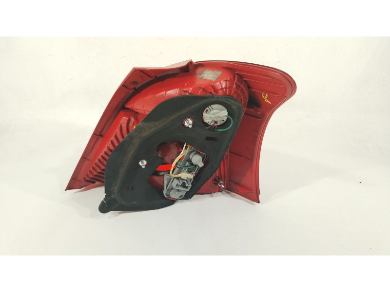 Recambio de piloto trasero izquierdo para toyota yaris (_p9_) 1.4 d-4d (nlp90_) referencia OEM IAM 815610D110  