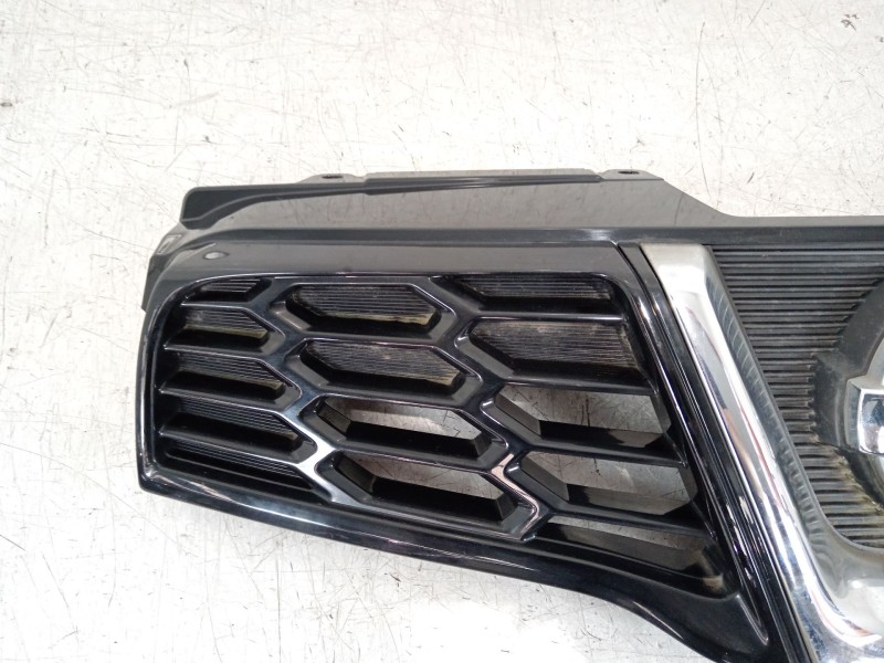 Recambio de rejilla delantera para nissan qashqai i (j10, nj10) 1.5 dci referencia OEM IAM 62310BR00A  