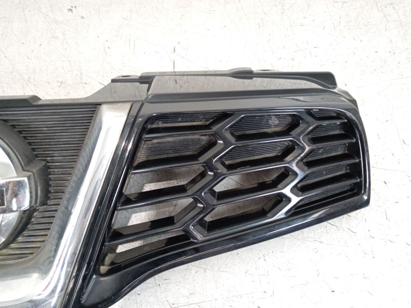 Recambio de rejilla delantera para nissan qashqai i (j10, nj10) 1.5 dci referencia OEM IAM 62310BR00A  