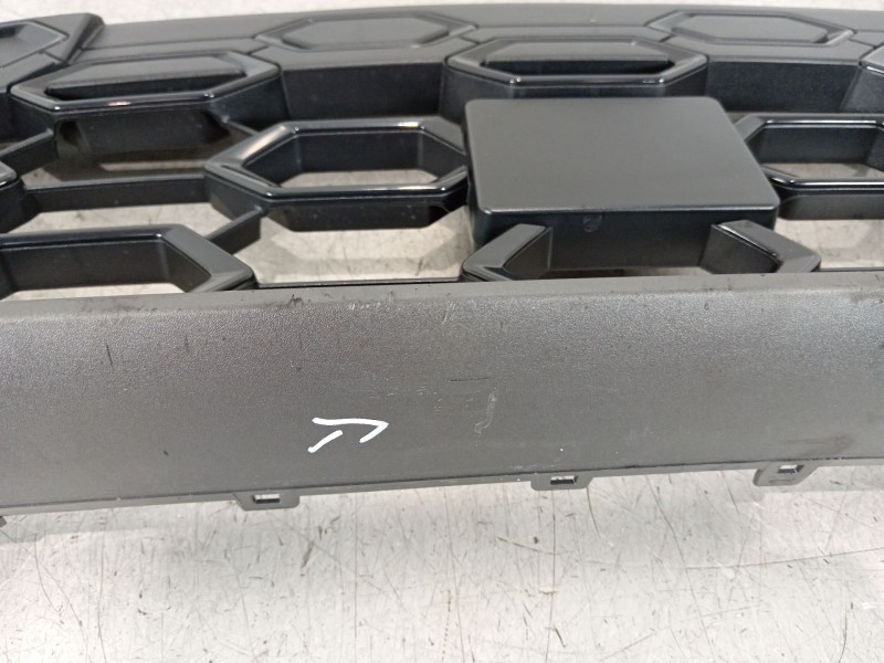 Recambio de rejilla paragolpes delantero para seat arona (kj7, kjp) 1.5 tsi referencia OEM IAM 6F9853667L  