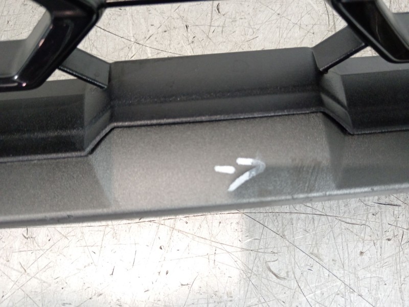 Recambio de rejilla paragolpes delantero para seat arona (kj7, kjp) 1.5 tsi referencia OEM IAM 6F9853667L  
