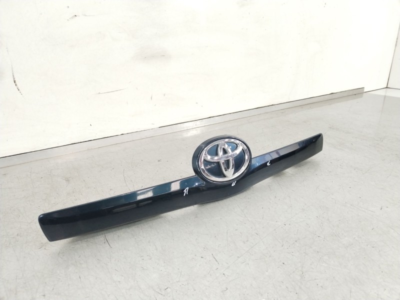 Recambio de rejilla delantera para toyota verso (_r2_) 2.0 d-4d (aur20_) referencia OEM IAM 768110F060  