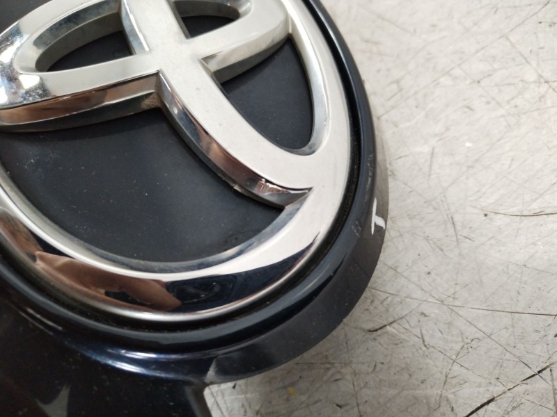 Recambio de rejilla delantera para toyota verso (_r2_) 2.0 d-4d (aur20_) referencia OEM IAM 768110F060  