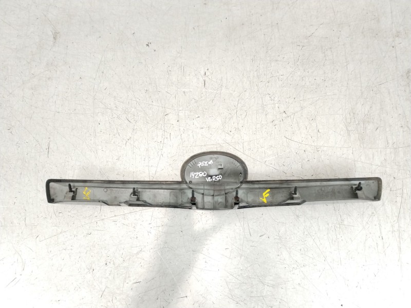 Recambio de rejilla delantera para toyota verso (_r2_) 2.0 d-4d (aur20_) referencia OEM IAM 768110F060  