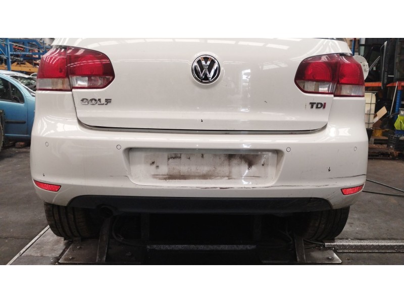 Recambio de paragolpes trasero para volkswagen golf vi (5k1) 1.6 tdi referencia OEM IAM 5K6807421  