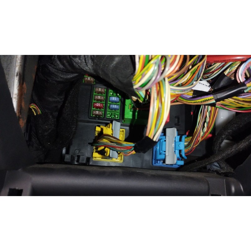 Recambio de caja reles / fusibles para citroën ds5 2.0 hdi 165 referencia OEM IAM 9664992380 BSIQ0500 S180121005H