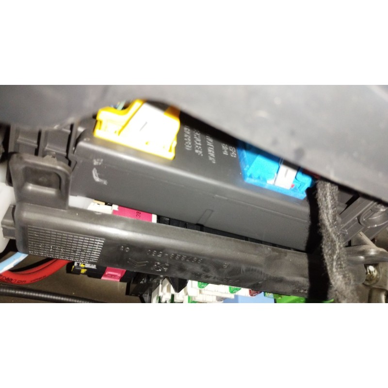 Recambio de caja reles / fusibles para citroën ds5 2.0 hdi 165 referencia OEM IAM 9664992380 BSIQ0500 S180121005H