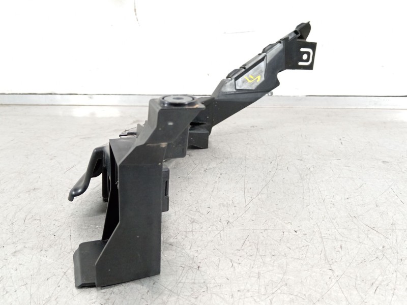 Recambio de soporte faro derecho para seat ibiza (kj1) fr ib referencia OEM IAM 6F0807572 6F0807890 