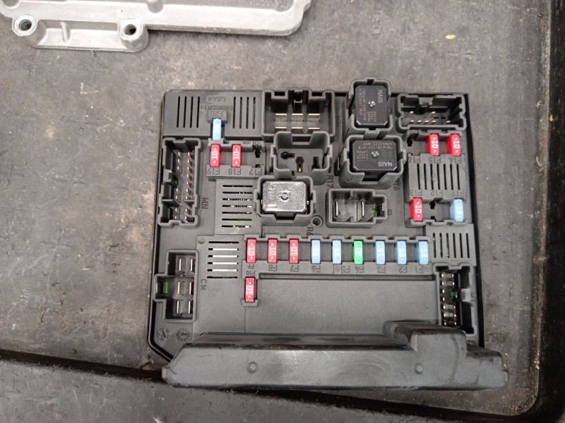 Recambio de caja reles / fusibles para nissan qashqai i (j10, nj10) 1.6 dci referencia OEM IAM 284B7BB00C  